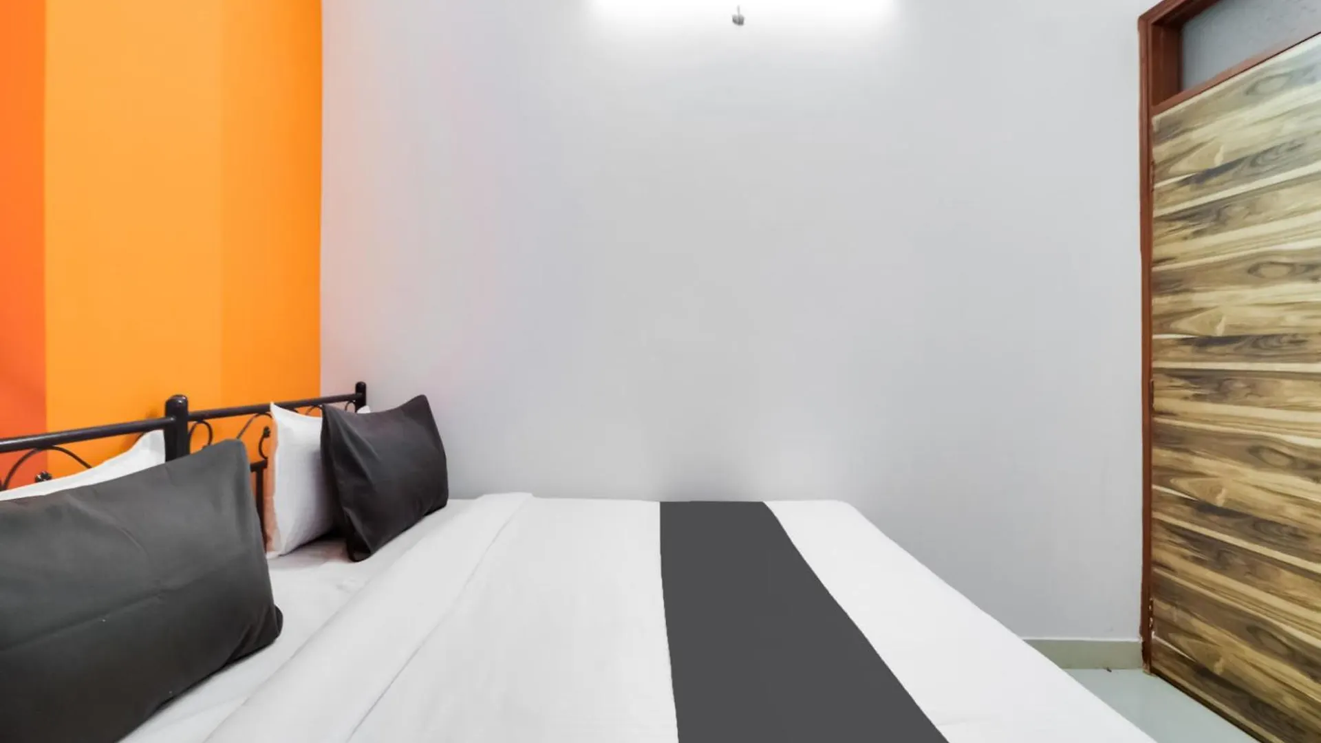 ***  Hotel O Dev Palace Delhi  India