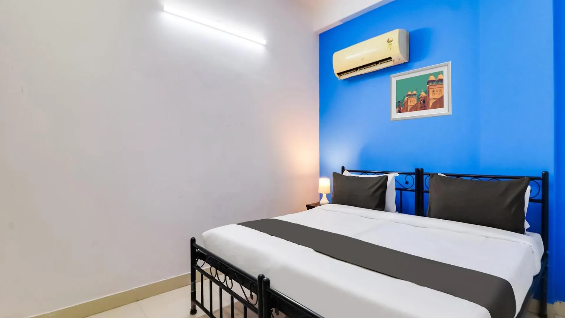 Hotel O Dev Palace Delhi   Delhi (National Capital Territory of India)