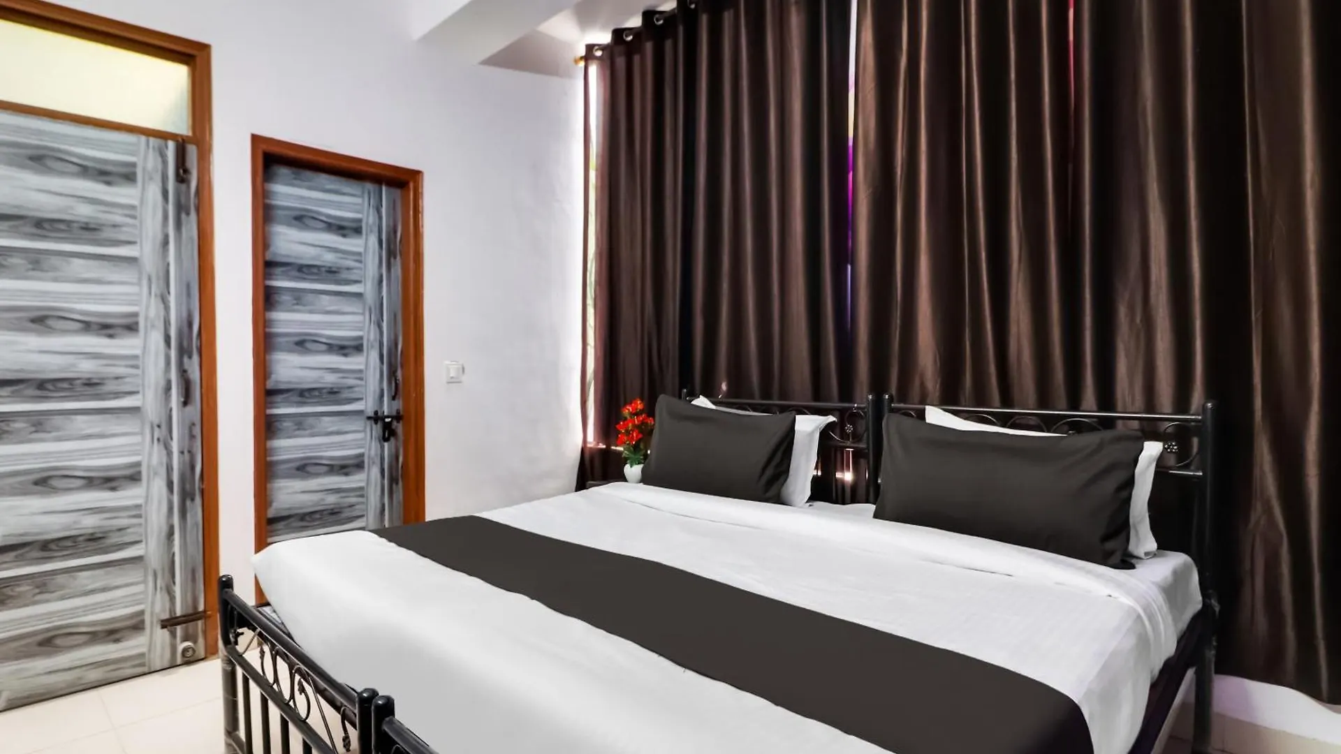 Hotel O Dev Palace Delhi  3*, Delhi (National Capital Territory of India) India